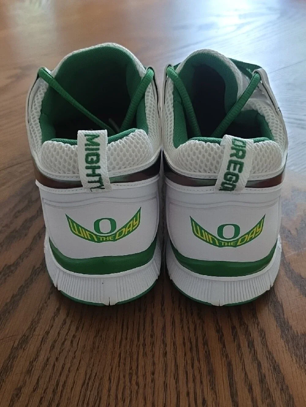 University of Oregon Green & White Athletic Sneakers 5.0 Trainers